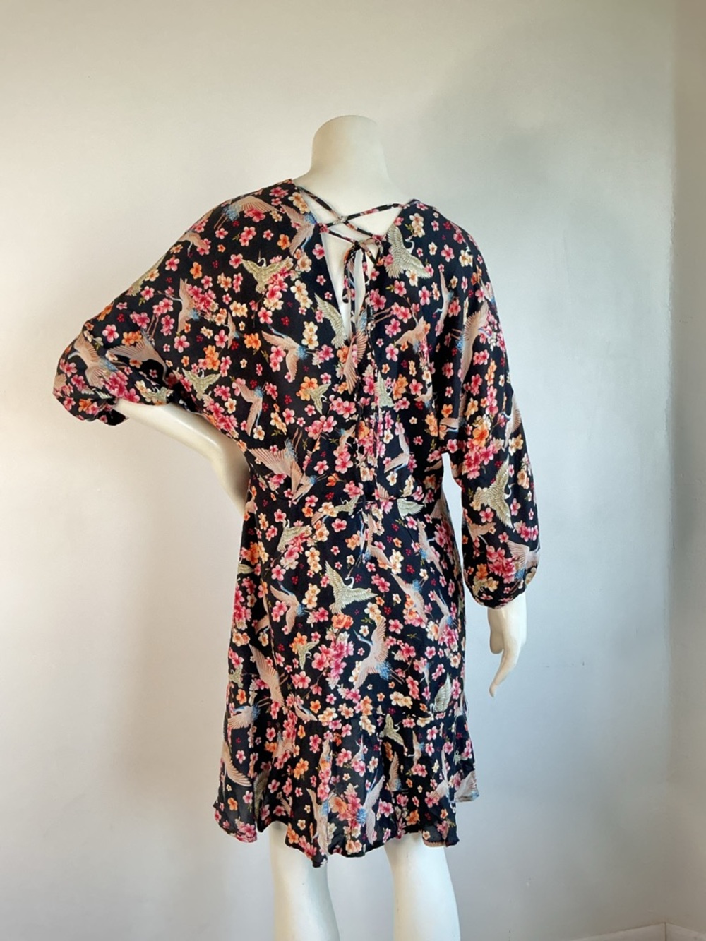 Farm Rio Avia V Neck Crane Blossom Print Mini Whimsical Romantic Statement Sz M - Picture 5 of 8